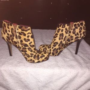 Nine West faux fur leopard ankle booties